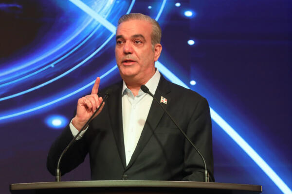 Presidente Luis Abinader durante conferencia en Guyana / foto: Presidencia RD