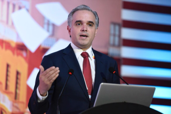 Abinader designa a Luis Miguel De Camps como Ministro de Educación