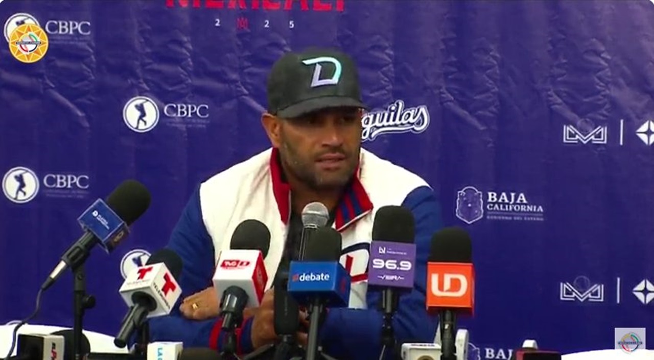 Albert Pujols, dirigente de los Leones del Escogido de República Dominicana, en conferencia de prensa en la Serie del Caribe