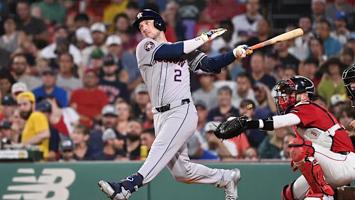 Alex Bregman llegó a un acuerdo con los Medias Rojas de Boston