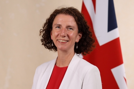 Anneliese Dodds, ministra de Reino Unido para el desarrollo internacional, presentó su renuncia luego de un recorte al gasto.