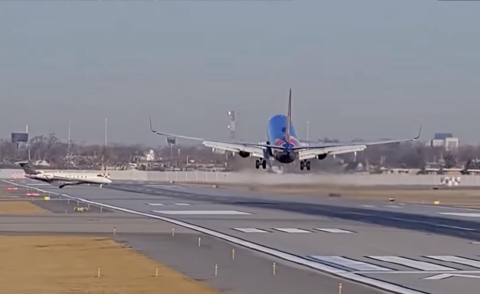 Avión de Southwest Airlines casi se estrella contra jet privado en aeropuerto de Chicago
