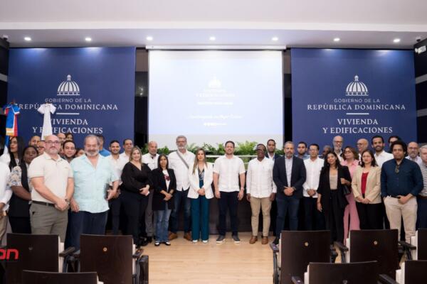 Mived socializa el nuevo código de construcción de la República Dominicana. (foto, fuente externa)