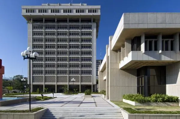 Banco Central mantiene su tasa de política monetaria en 5.75 % anual