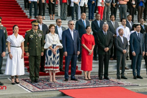  Luis Abinader, lideró este jueves un solemne acto en homenaje a la Bandera Nacional. (foto, fuente externa)