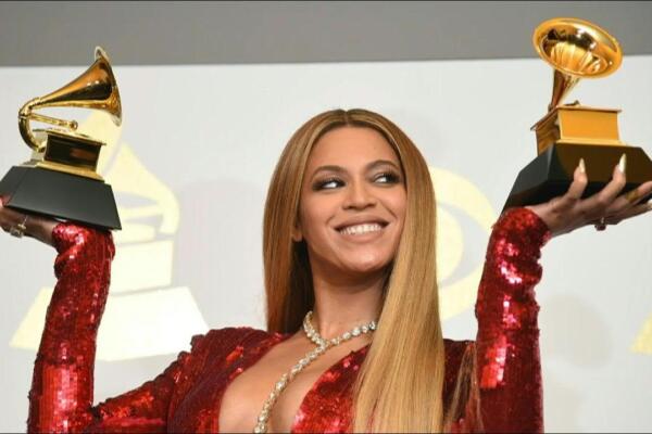 Beyoncé lidera los Grammy en una gala dedicada a los incendios de Los Ángeles