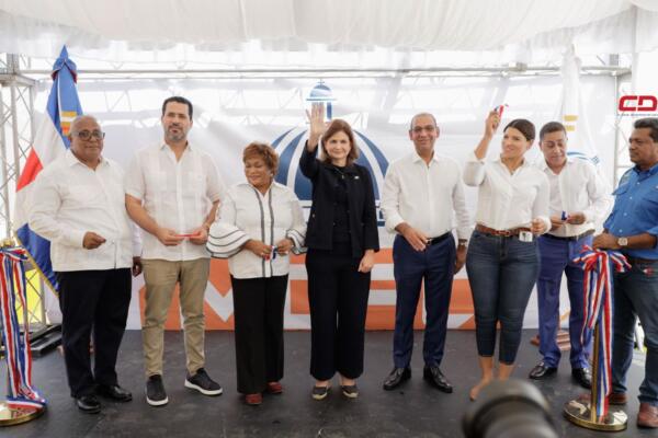 Raquel Peña inaugura puente sobre el arroyo Lebrón y calles en Hato Nuevo. (foto, fuente externa)