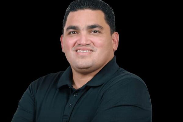 “A mí me decidió a aceptar la oferta de las Estrellas el compromiso que yo sentí de parte de la presidencia del equipo, de ganar un campeonato en lo inmediato, a corto plazo”, explicó  Ángel Ovalles, por medio a un despacho de prensa del club.