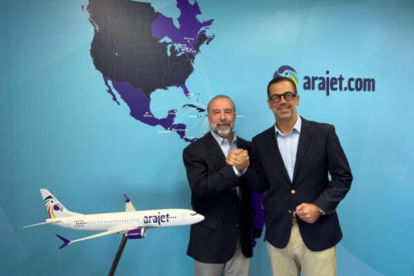 El documento fue rubricado por Manuel Luna, Chief of Communications and External Affairs Officer de Arajet y Javier Herrera, Executive director de SBR Sports dominicana, en un acto realizado en el salón los Tres Ojos de la sede de Arajet.