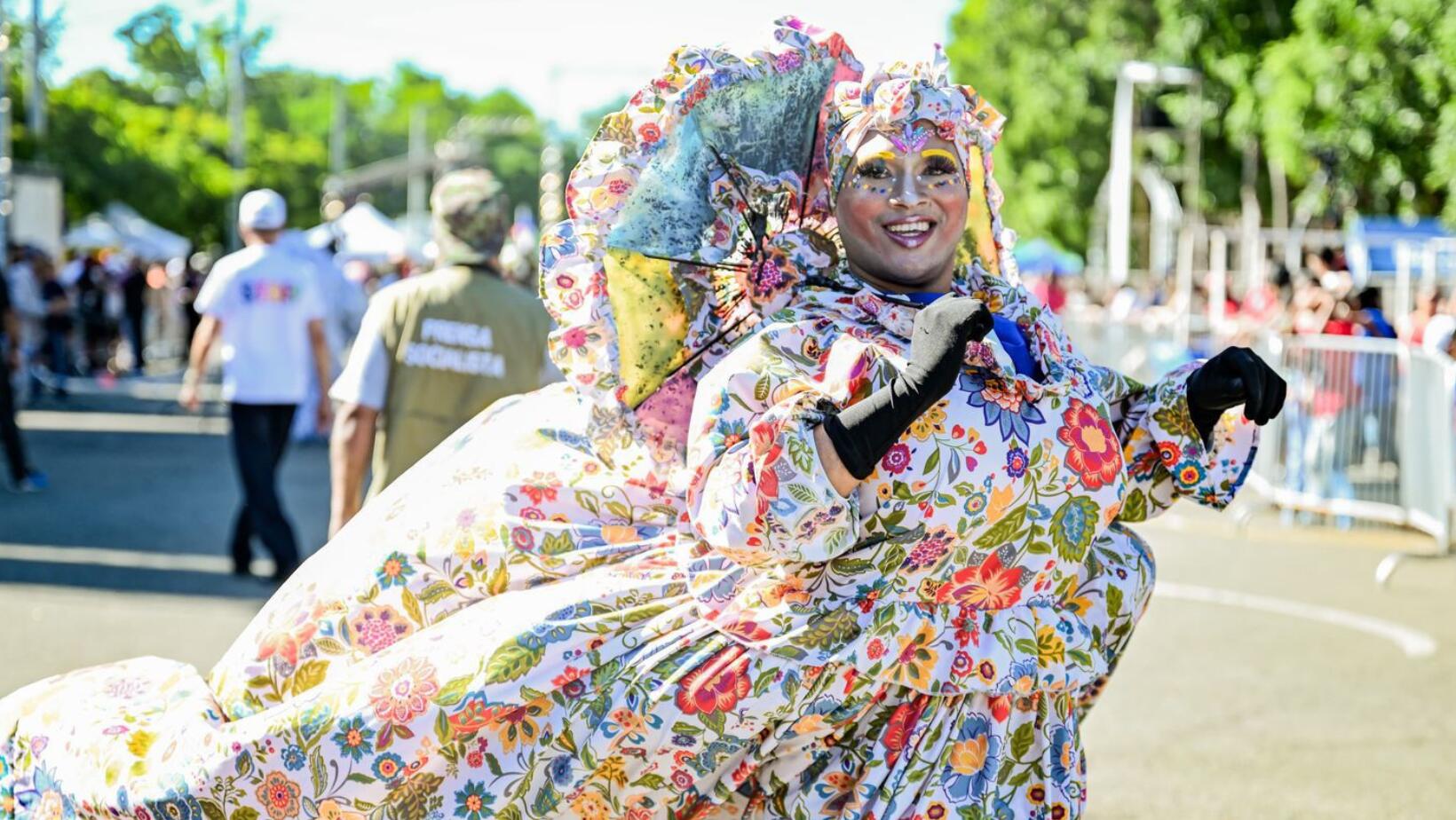 Carnaval de Santiago: Un segundo domingo exitoso que refuerza la tradición