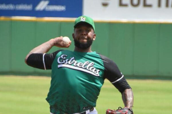 El derecho ha sido uno de los mejores cerradores de la Liga Dominicana en las últimas cinco temporadas, en cuyas series regulares acumuló 40 juegos salvados, 19 de ellos en su estada con las Estrellas.
