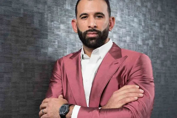 
José Bautista jugó con el Licey entre 2002-03 y 2008-09, en tres campañas vio acción en más de 40 partidos de serie regular y fue parte de las versiones que lograron el campeonato en las campañas 2003-04, 2005-06 y 2008-09.
