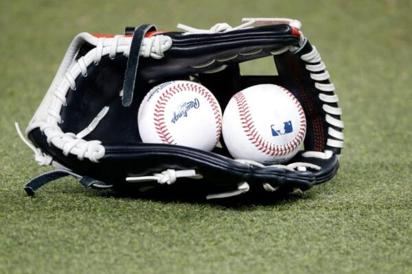 La Liga de la Toronja iniciará un día después, el 21 de febrero, con un partido entre los Rays y los Yankees en el George M. Steinbrenner Field en Tampa, que es la sede de entrenamiento primaveral de los Yankees, pero que este año también albergará a los Rays durante la temporada regular debido a los daños sufridos por el Tropicana Field a causa del huracán Milton.