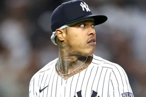 Un veterano de 10 años, Stroman tiene efectividad de 3.72 en su carrera, habiendo lanzado también con los Azulejos (2014-2019), Mets (2019-2021) y Cachorros (2022-2023).