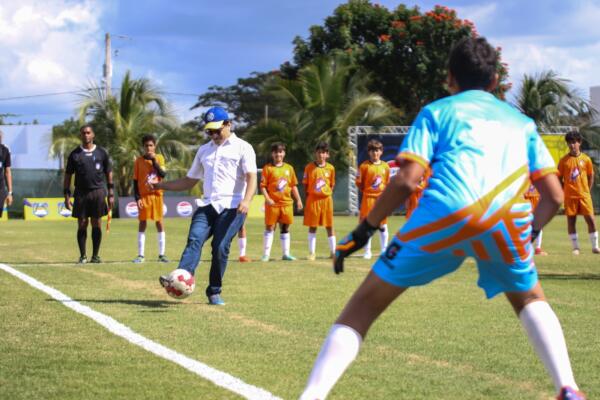 Este primer año, por ser un piloto, participarán 22 equipos entre la categoría masculina y femenina de Santo Domingo y Santiago. Los partidos serán celebrados en la cancha del Instituto Iberia en Santiago y en el DV7 Complex en la ciudad capital, los ganadores de ambas categorías recibirán trofeos y medallas. 
