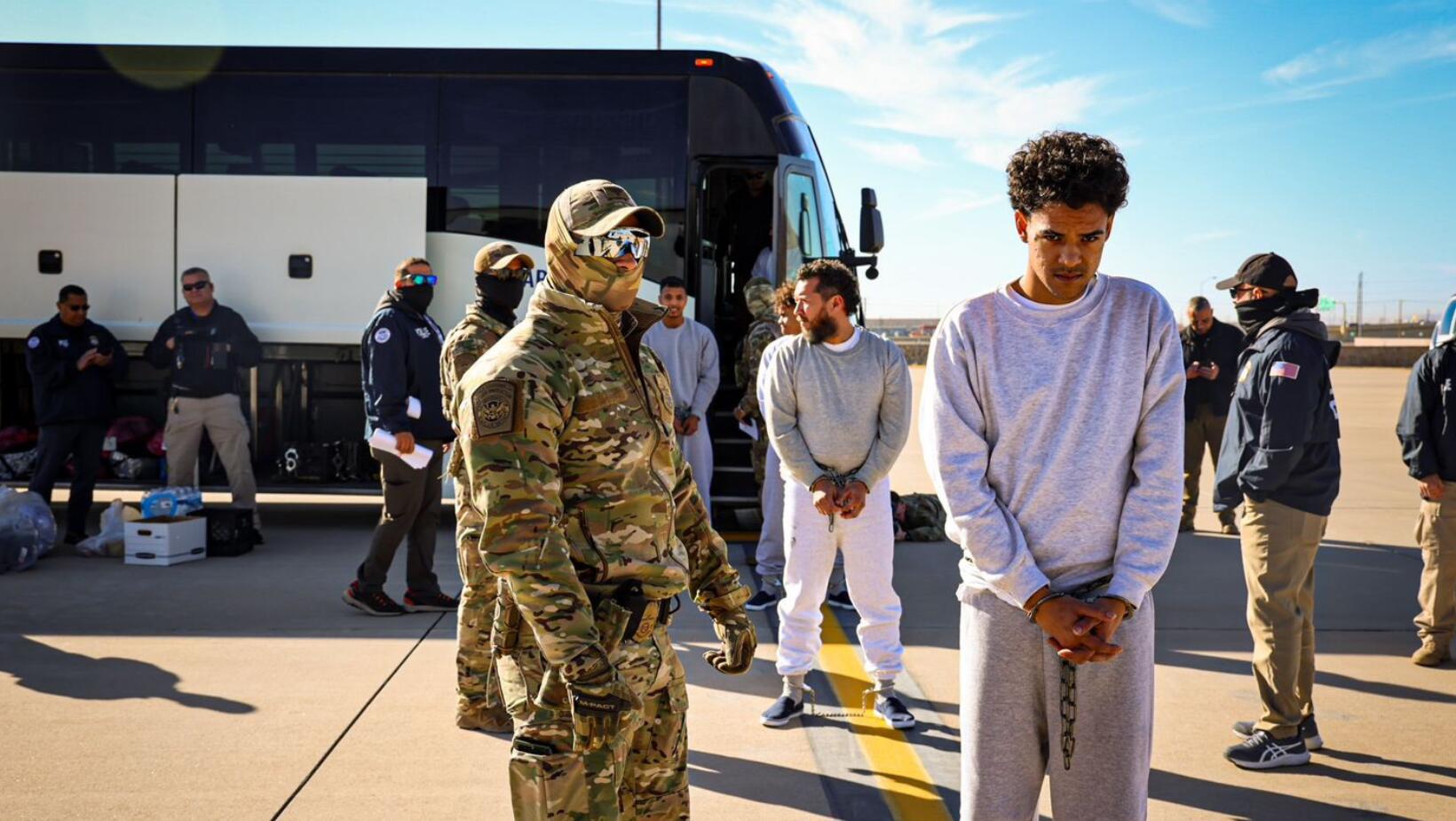 Miembros del Tren de Aragua son trasladados a Guantánamo