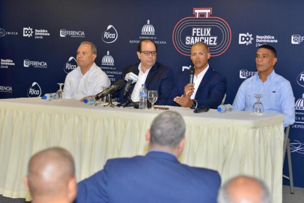 El viceministro Administrativo de Deportes, Franklin De la Mota, en representación del titular, Kelvin Cruz, encabezó una rueda de prensa este jueves en el Salón James Rodríguez de esa cartera.