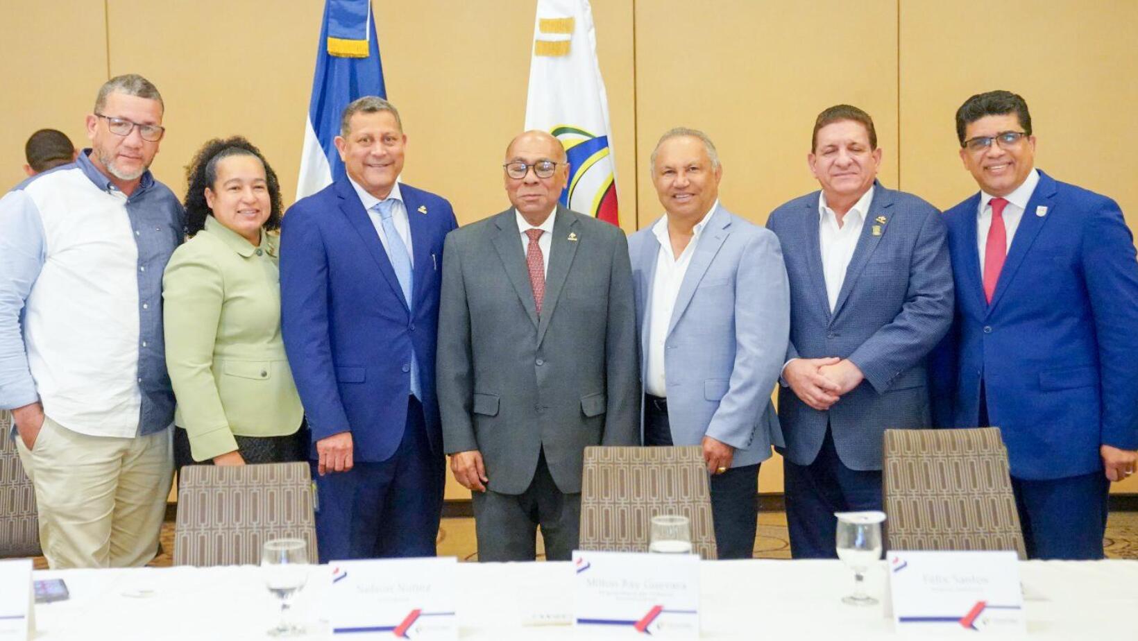 Nelson Núñez nombra a Milton Ray Guevara asesor honorífico de Fedomu