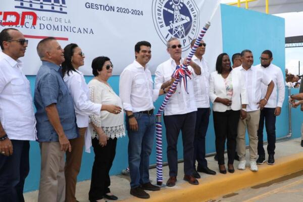 El presidente Luis Abinader impulsa el desarrollo en la región Este con múltiples inauguraciones desde Higüey hasta Hato Mayor del Rey. Foto: Presidencia de la República