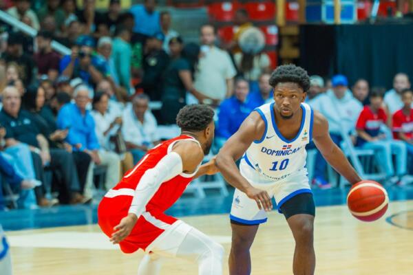 Feliz anotó 18 puntos y atrapó seis rebotes, e hizo mutual con Jones, quien debutó en grande en la selección mayor de baloncesto con 13 tantos, cuatro capturas y cuatro asistencias.