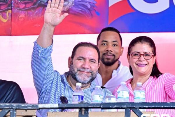 Senador de La Vega, Rogelio Genao, quiere que la Unesco declare Carnaval Vegano Patrimonio de la Humanidad