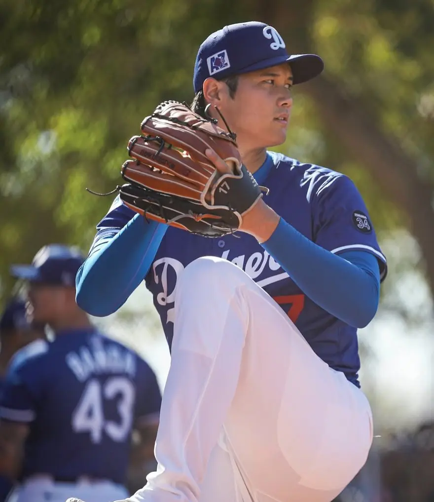 Se espera que Ohtani vuelva a lanzar en algún momento de mayo, y debe de estar listo para el Día Inaugural como bateador.