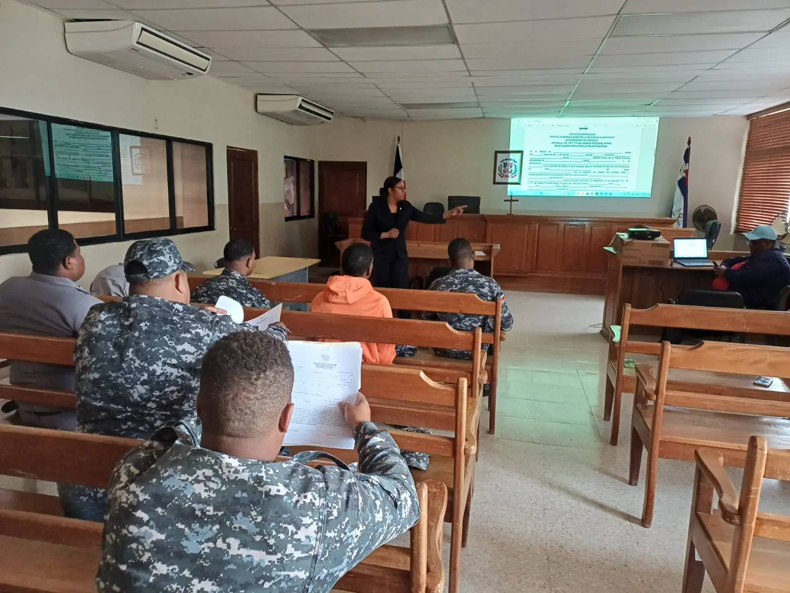 El Ministerio Público de Hato Mayor impartió un taller sobre el correcto llenado de actas buscando elevar los servicios de los agentes.