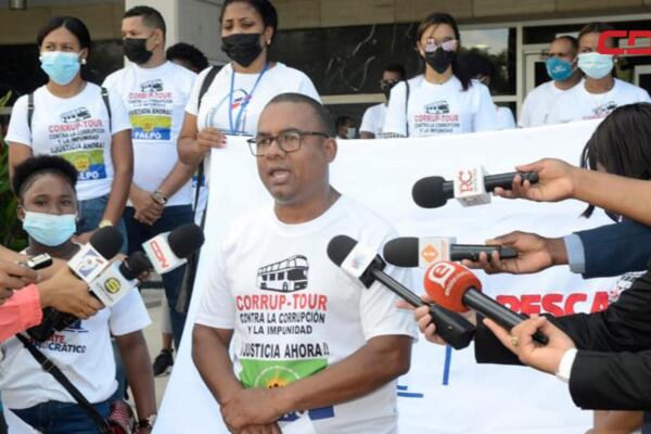 Grabiel Sánchez, coordinador nacional de la organización popular Frente Amplio de Lucha Popular (FALPO),