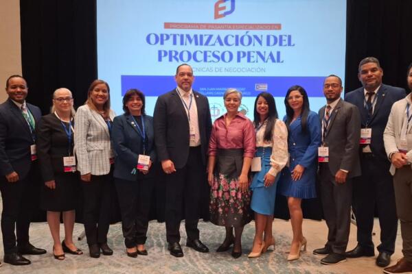 Rodolfo Valentín encabeza delegación de programa de pasantía en Puerto Rico