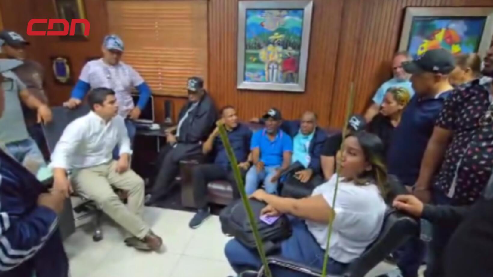 Director de Fitram se reúne con transportistas de Santiago