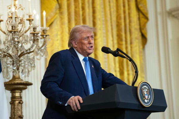 El presidente de Estados Unidos, Donald Trump, en una conferencia de prensa en la Casa Blanca. EFE/BONNIE CASH / POOL