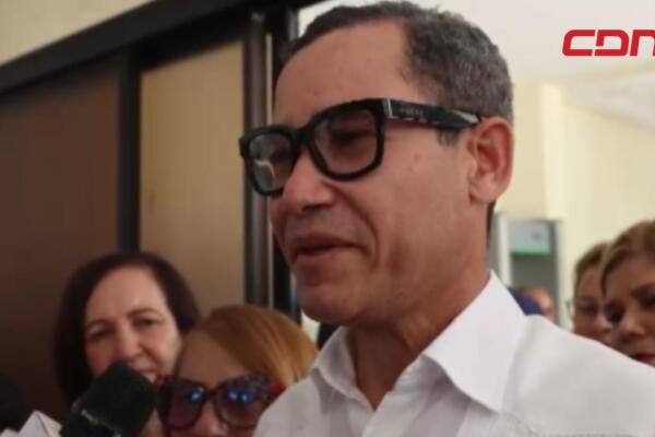 Eddy Olivares, ministro de Trabajo. 