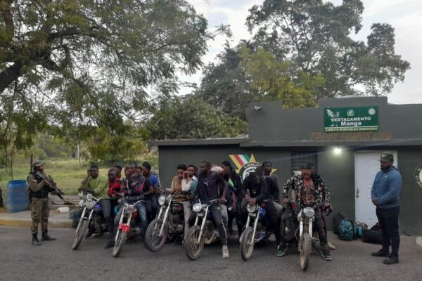 Ejército interviene centro de acopio para indocumentados que funcionaban en una casucha en Montecristi
