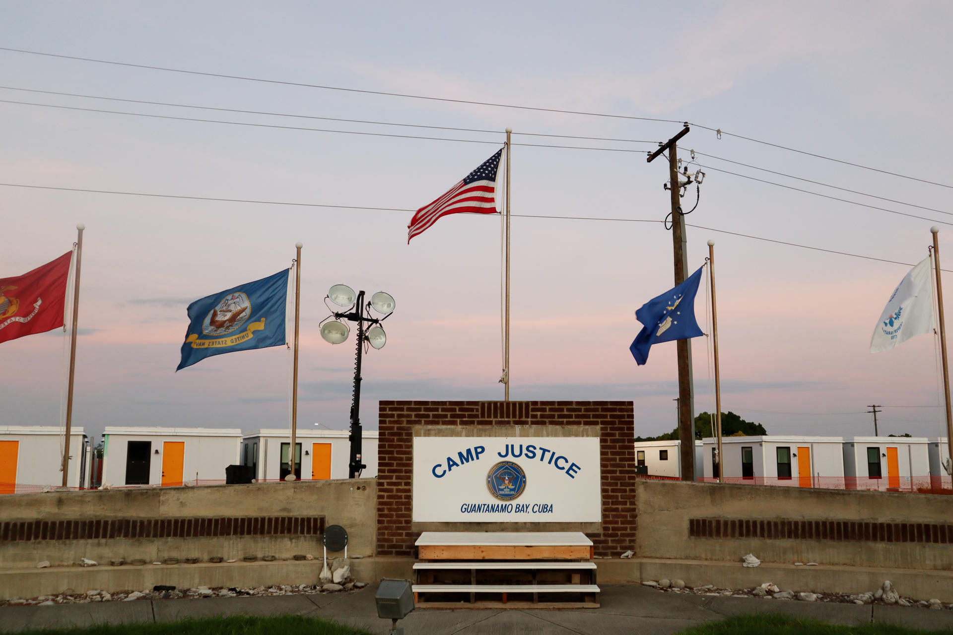Familiares de venezolanos enviados a Guantánamo demandan al Gobierno Trump