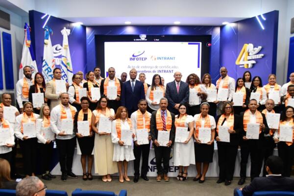 El Infotep y el Intrant graduaron a los primeros 80 facilitadores que educarán en los conocimientos de educación vial.