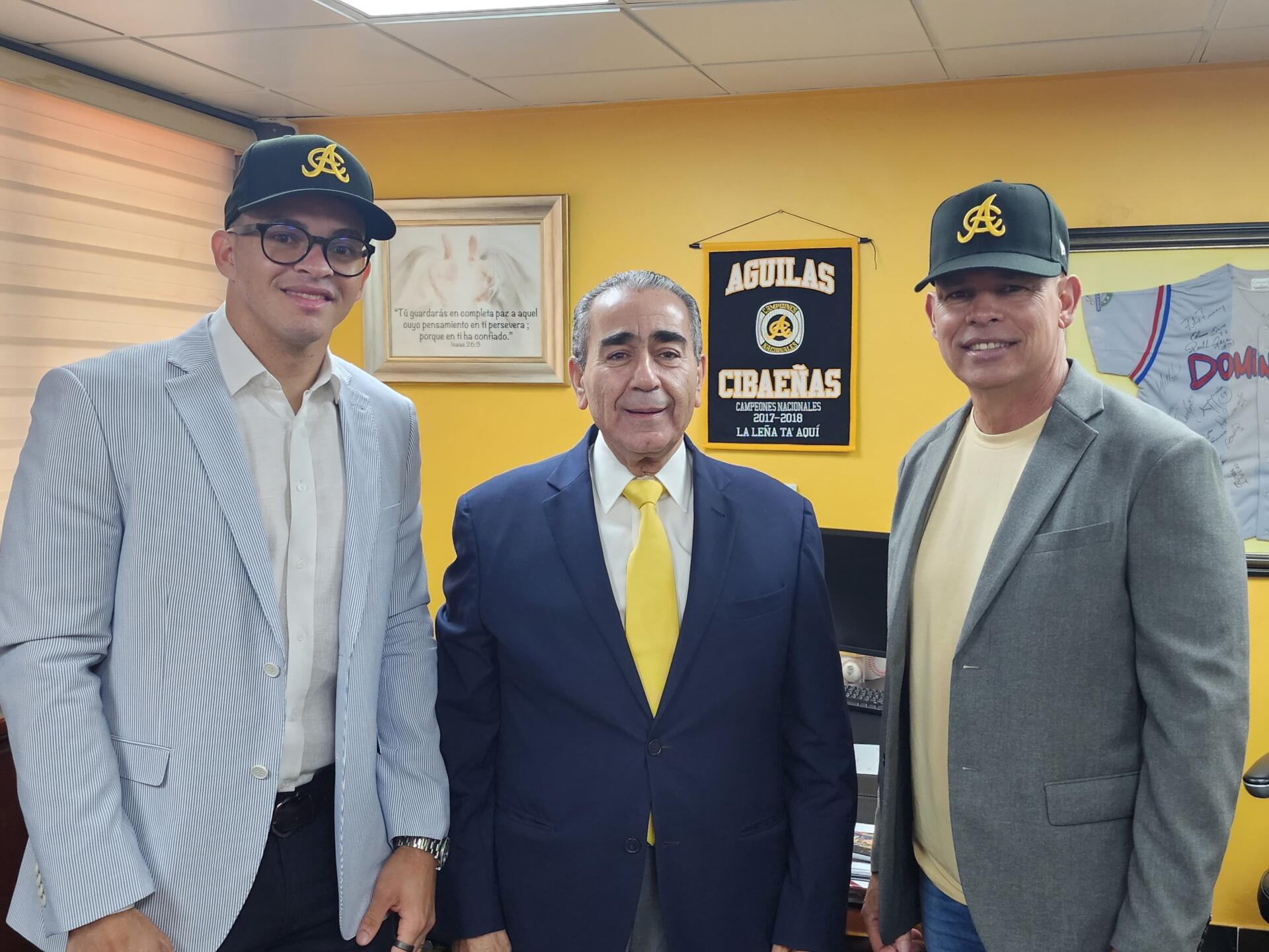 Águilas Cibaeñas refuerzan su estructura con René Francisco y Gian Guzmán