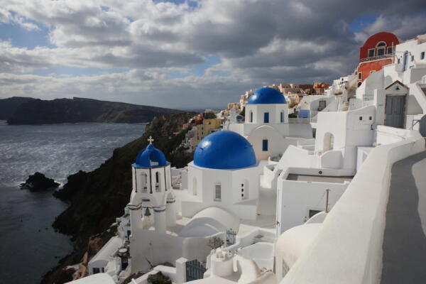 Imagen del pasado día 5 de Oia, en Santorini, Grecia. EFE/ORESTIS PANAGIOTOU