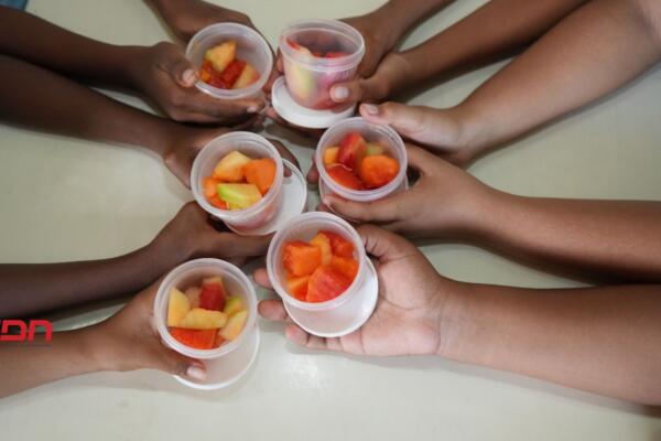 Inabie continúa avanzando a buen ritmo en la distribución de frutas dentro del Programa de Alimentación Escolar. (foto, fuente externa)