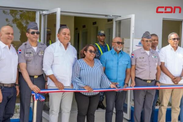 El acto estuvo encabezado por el director general de la Policía Nacional, mayor general Ramón Antonio Guzmán Peralta