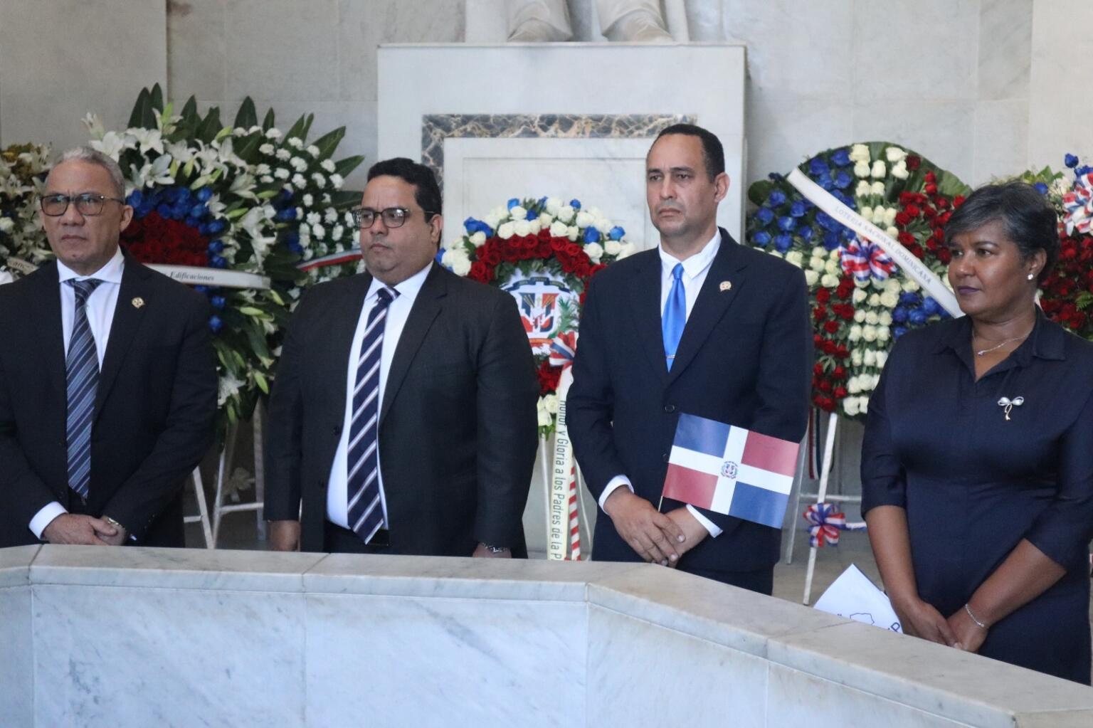 Incabide rinde homenaje a Padres de la Patria en Mes de la Patria