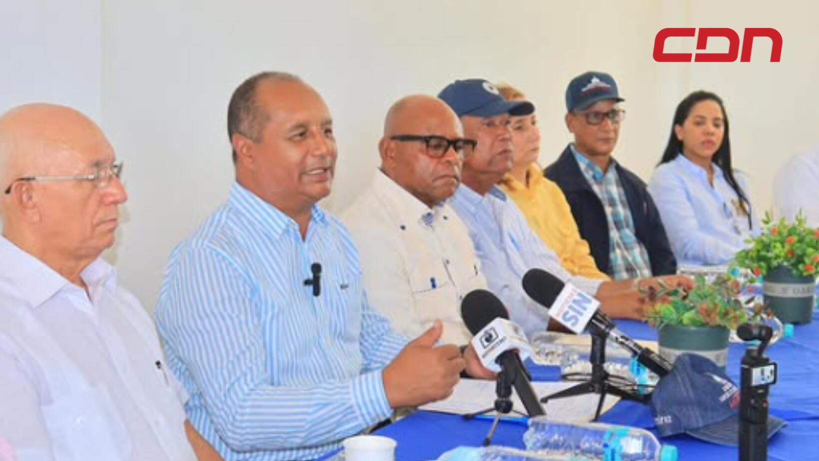 Inician reparación de caminos rurales en Montecristi para evitar pérdidas agrícolas