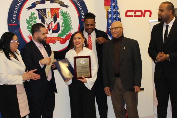 Jessica Aquino, joven dominicana reconocida por su liderazgo en la comunidad de Boston