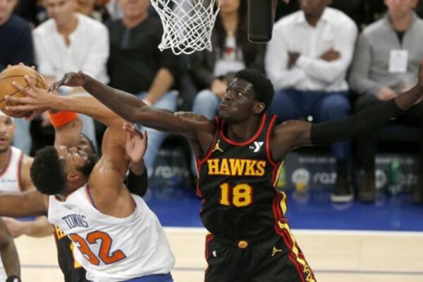 Karl Towns genera ofensiva por los Knicks de Nueva York en la victoria sobre Atlanta