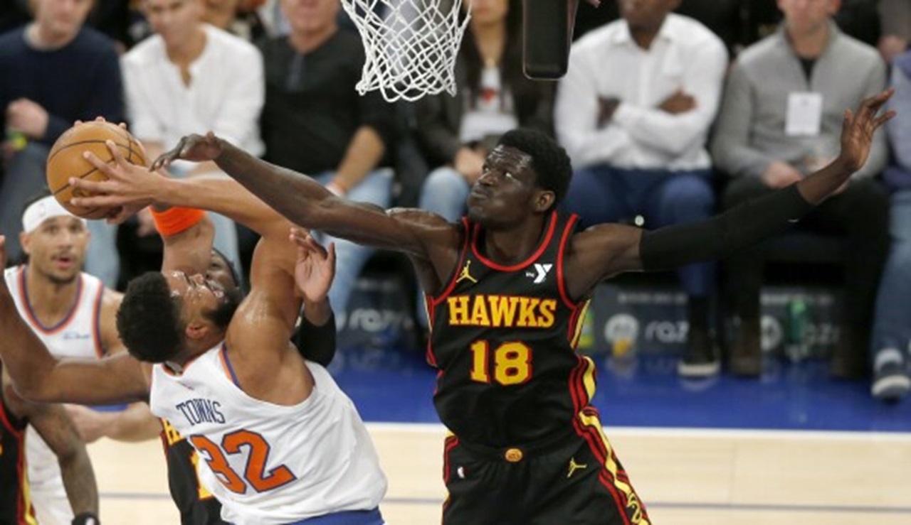 Karl Towns genera ofensiva por los Knicks de Nueva York en la victoria sobre Atlanta