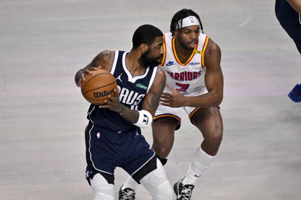 Kyrie Irving ataca por Dallas frente a Golden State