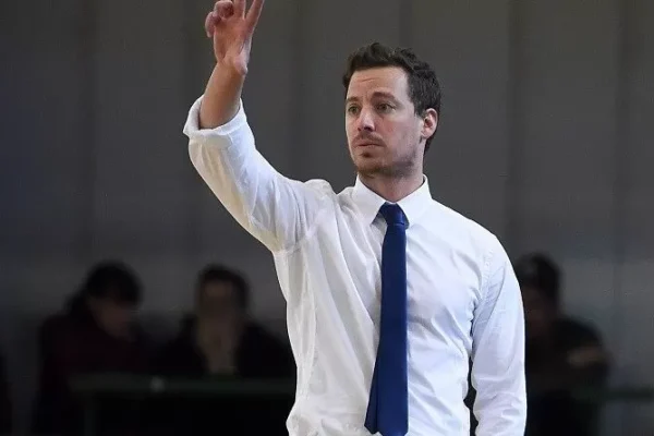Leandro Hiriart coach de los Indios de San Francisco de Macorís para la LNB 2025
