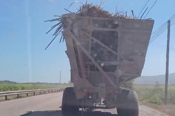 Denuncian maquinarias del CAC representan peligro para conductores  en Barahona