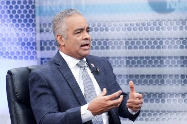 El ministro de Energía y Minas informó que el Gobierno presentará una propuesta de Ley Minera exactamente dentro de dos o tres meses.