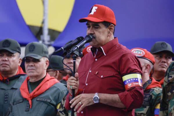 El líder chavista Nicolás Maduro habla durante el homenaje a Hugo Chávez este martes, en Caracas. EFE/ Rayner Peña