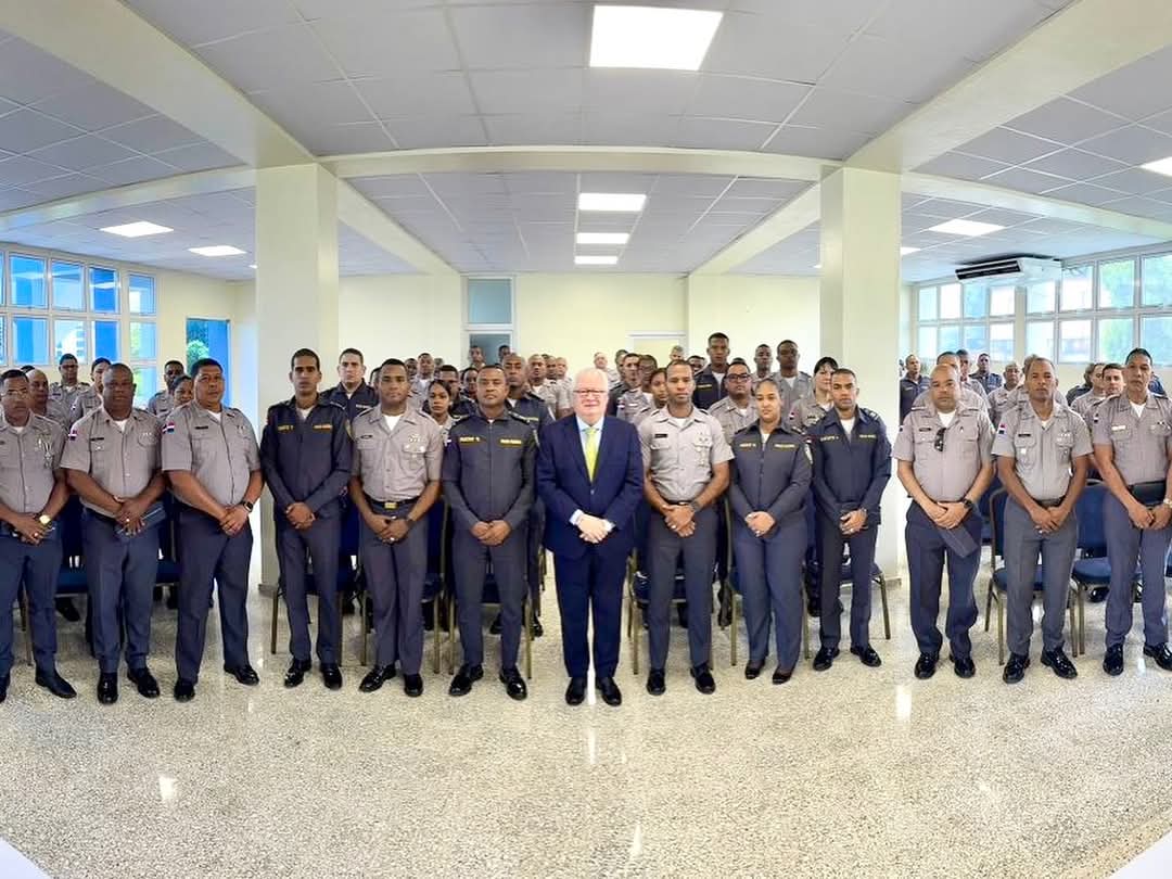 Nuevas becas internacionales para Policías; descubre cómo aprovecharlas